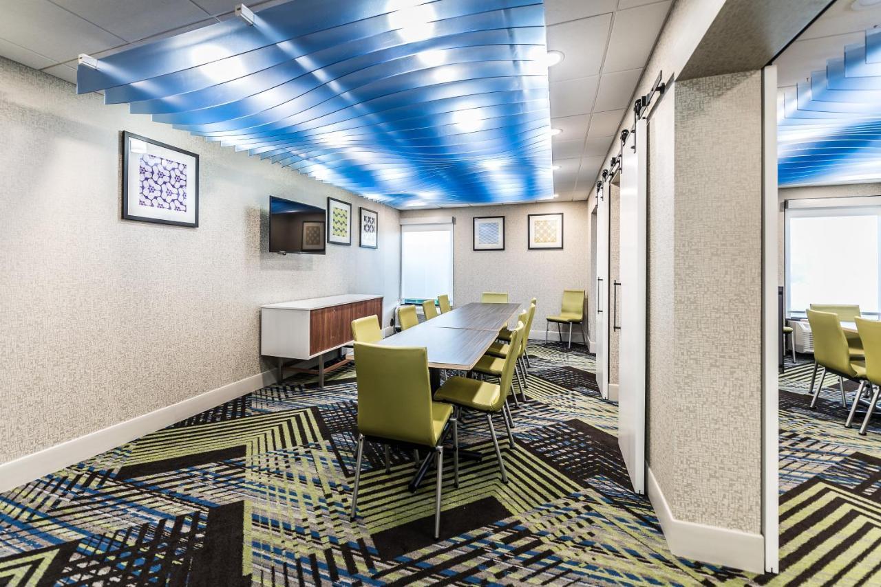 Holiday Inn Express Flint-Campus Area By Ihg Екстериор снимка