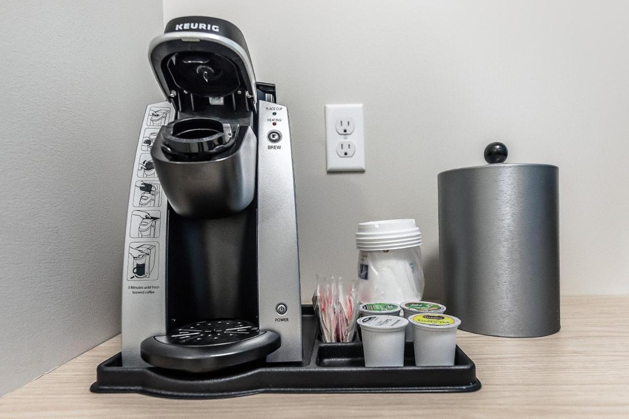 Holiday Inn Express Flint-Campus Area By Ihg Екстериор снимка