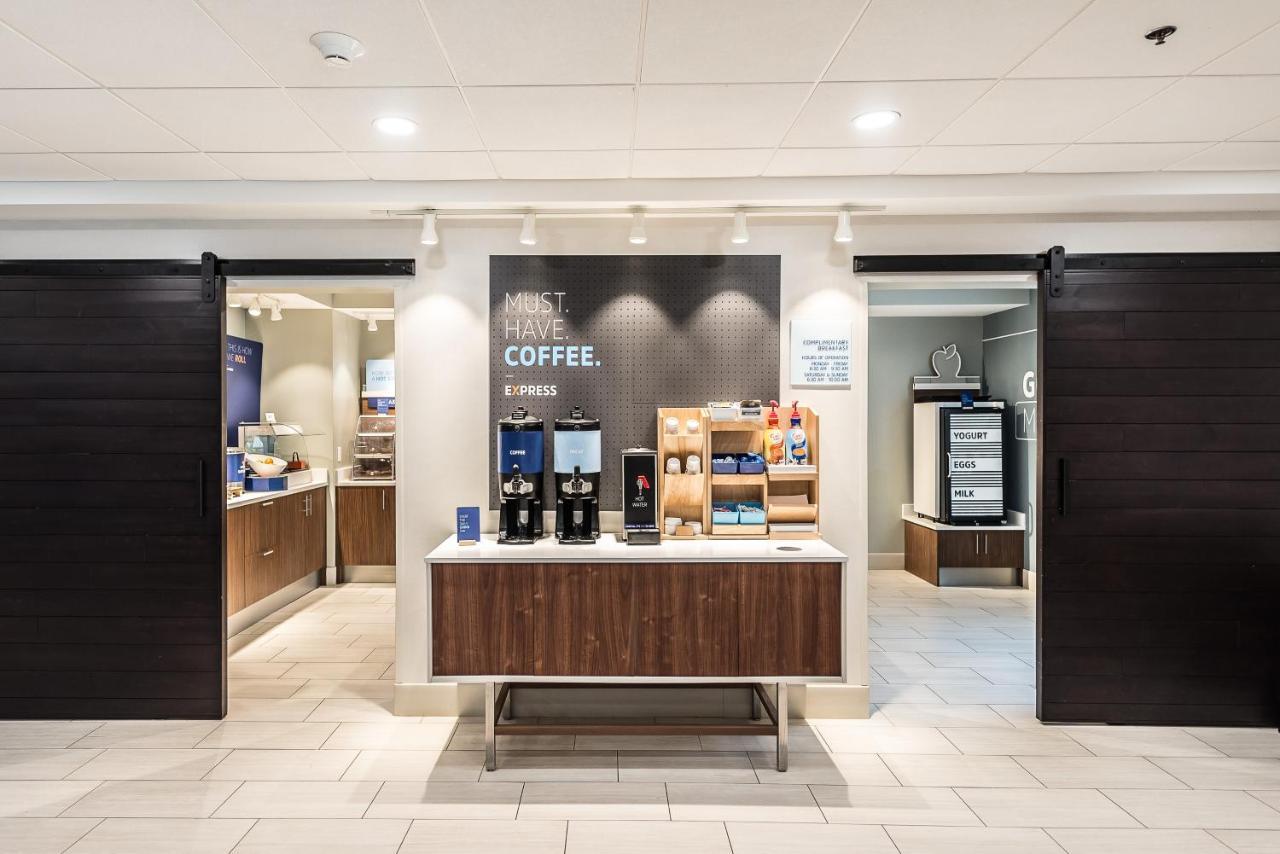 Holiday Inn Express Flint-Campus Area By Ihg Екстериор снимка