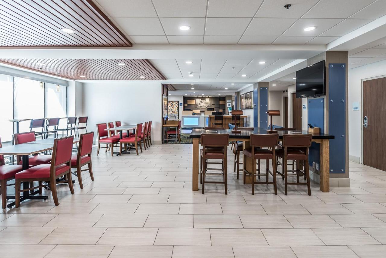 Holiday Inn Express Flint-Campus Area By Ihg Екстериор снимка