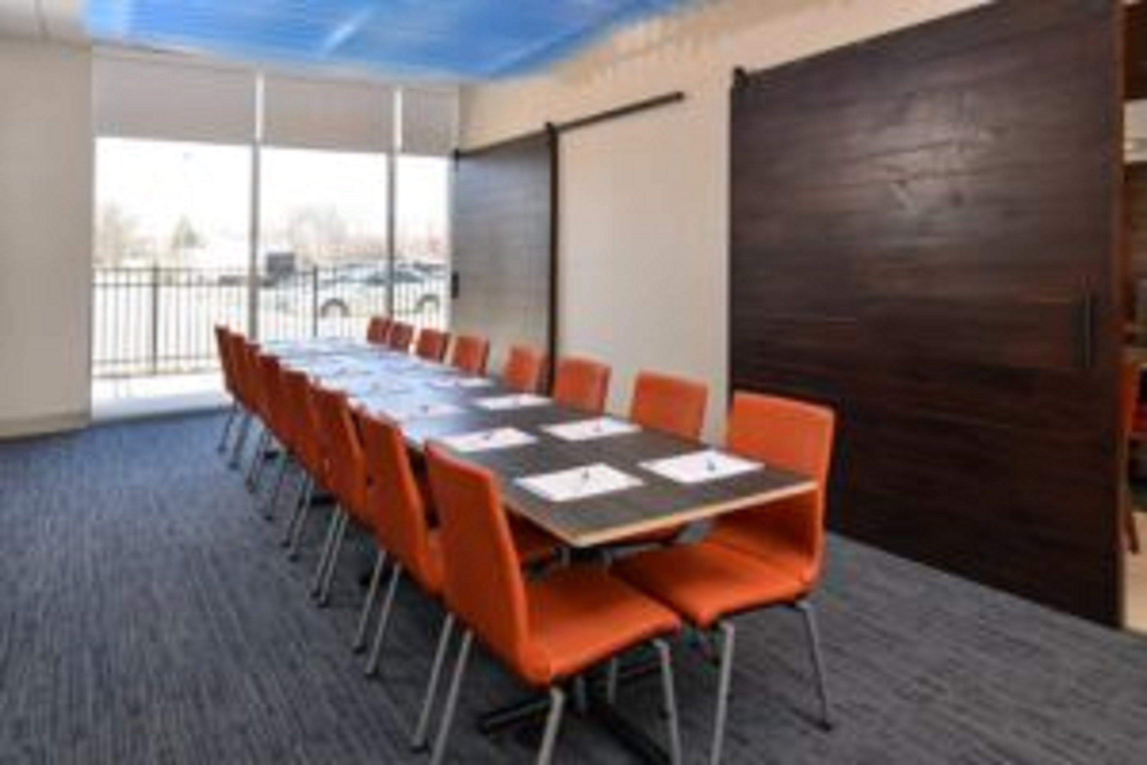Holiday Inn Express Flint-Campus Area By Ihg Екстериор снимка