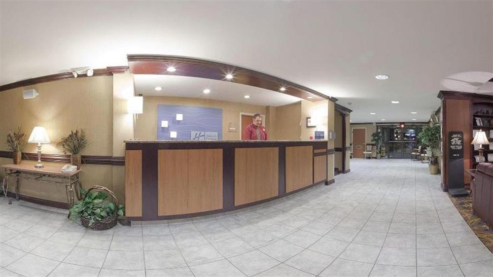 Holiday Inn Express Flint-Campus Area By Ihg Екстериор снимка